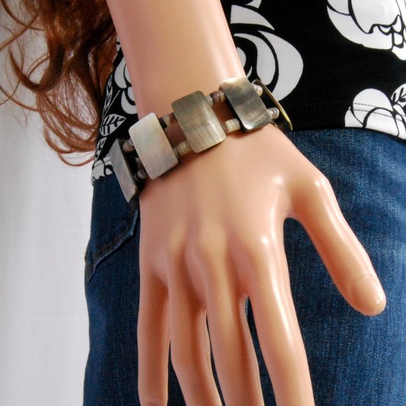 Beautiful Stretchy Abalone Shell & Stone Bracelet - Picture 2 of 5